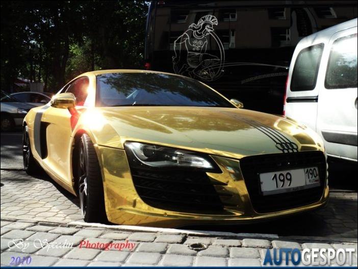  Audi R8 (4 )