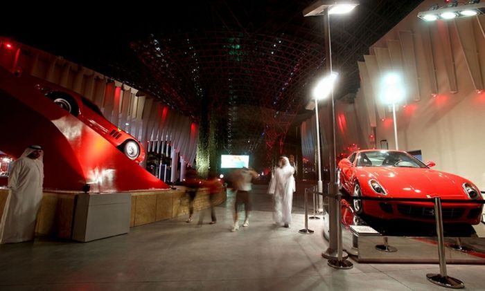 Мир Ferrari Абу-Даби (15 фото)