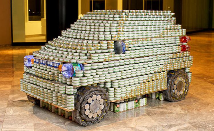 Скульптуры из консервных банок раздадут бедным (13 фото) Скульптуры из консервных банок раздадут бедным (13 фото)