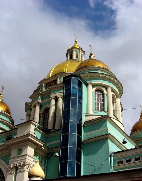 Лифт в храме (5 фото) Лифт в храме (5 фото)