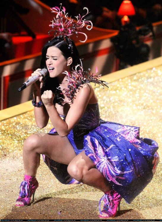  (Katy Perry) (13 )